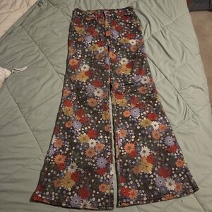 {Wrangler} Wanderer High Rise Flare Floral